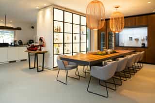 Spachteltechnik angewandt in einem Esszimmer | Einwandfrei | Fugenlose Böden und Bäder in Leverkusen