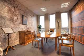 Zu sehen ist eine Innenraum- und Wandfolierung durch Werbetechnik Kleiner.