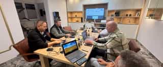 Einige Mitglieder des Netzwerkes Handwerk Leverkusen bei einem Vortrag zum Thema Google Business Profil.