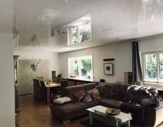 Spanndecken in Leverkusen ein Beispiel im Wohnzimmer