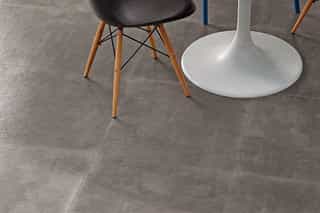 Moderne graue Fliesen